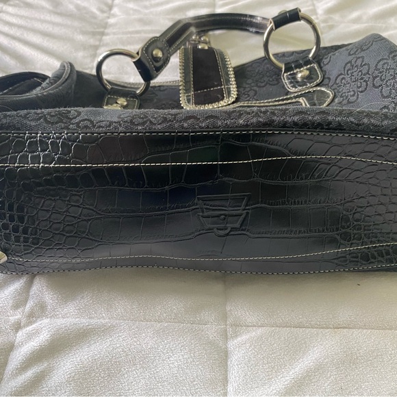 Kathy Van Zeeland Black Shoulder Bag with Silver Details - Picture 6 of 7